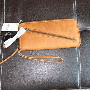 Free People wallet